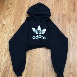 Cropped Adidas Sweatshirt